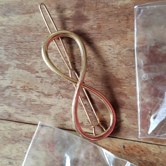 Fashion barrettes 4 pc NWOT - Picture 5 of 5